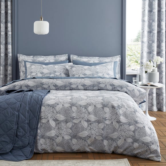 Carousel navigation image position 3 of 6