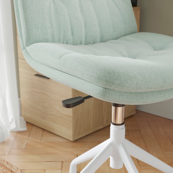 Carousel navigation image position 3 of 9