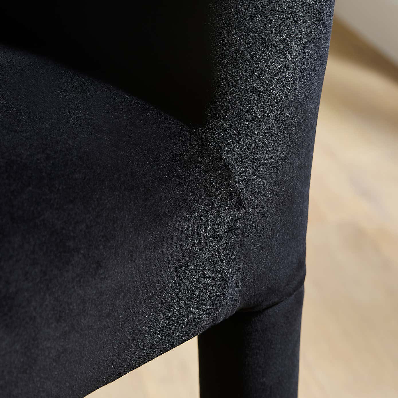 Carousel zoom image position 4 of 9