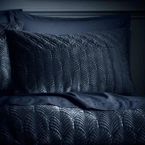 Carousel navigation image position 2 of 7