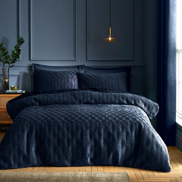 Carousel navigation image position 3 of 7