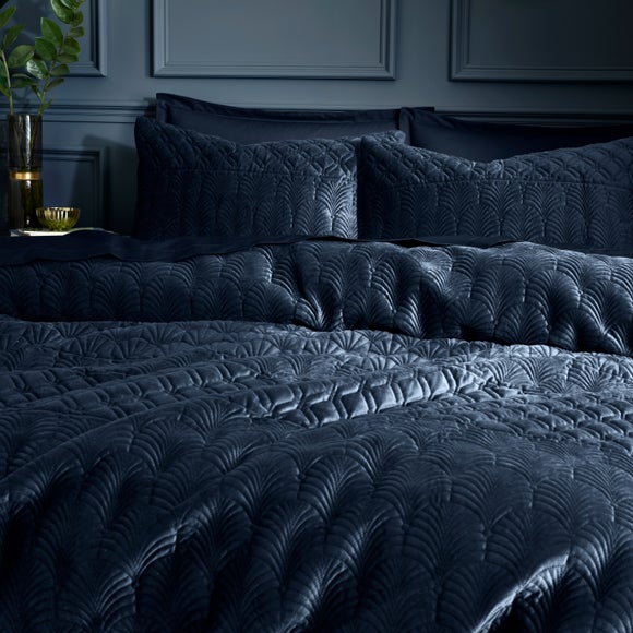 Carousel navigation image position 5 of 7