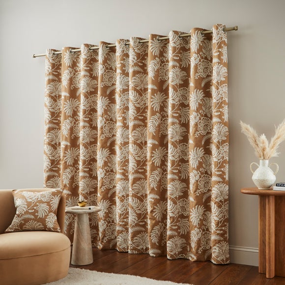 Carousel navigation image position 4 of 6