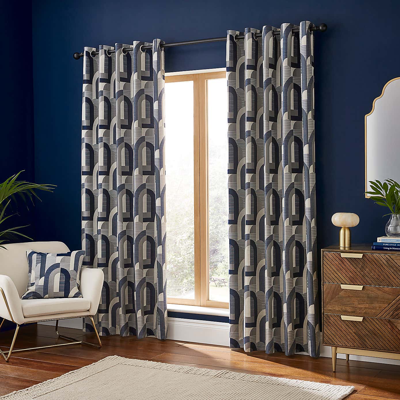 Carousel zoom image position 2 of 5