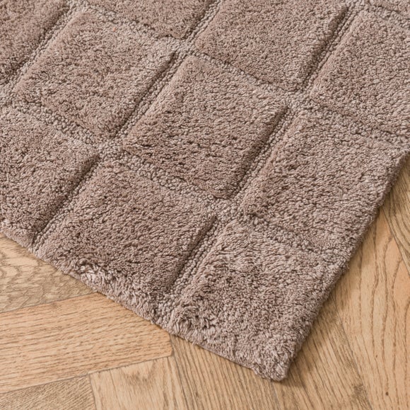 Carousel navigation image position 2 of 3