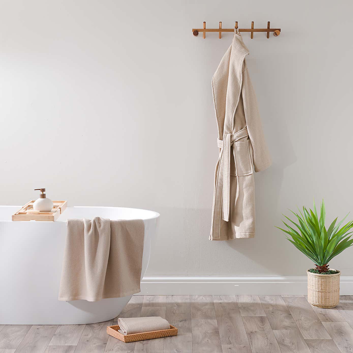 Carousel zoom image position 1 of 2