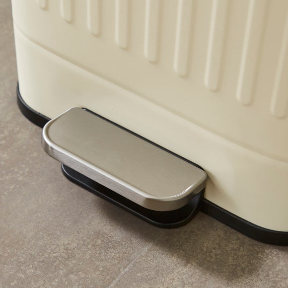 Carousel navigation image position 2 of 3