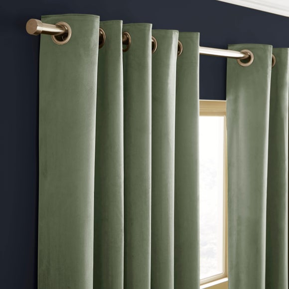 Carousel navigation image position 1 of 7