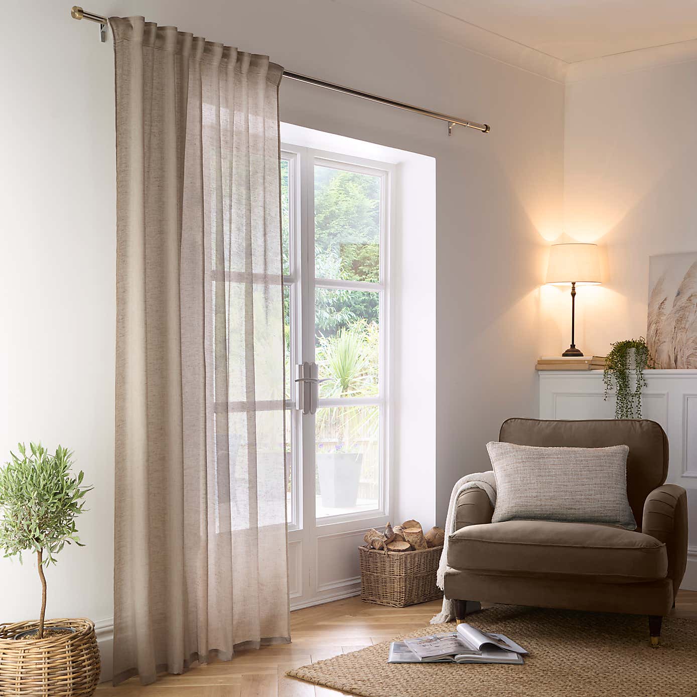 Carousel zoom image position 2 of 3