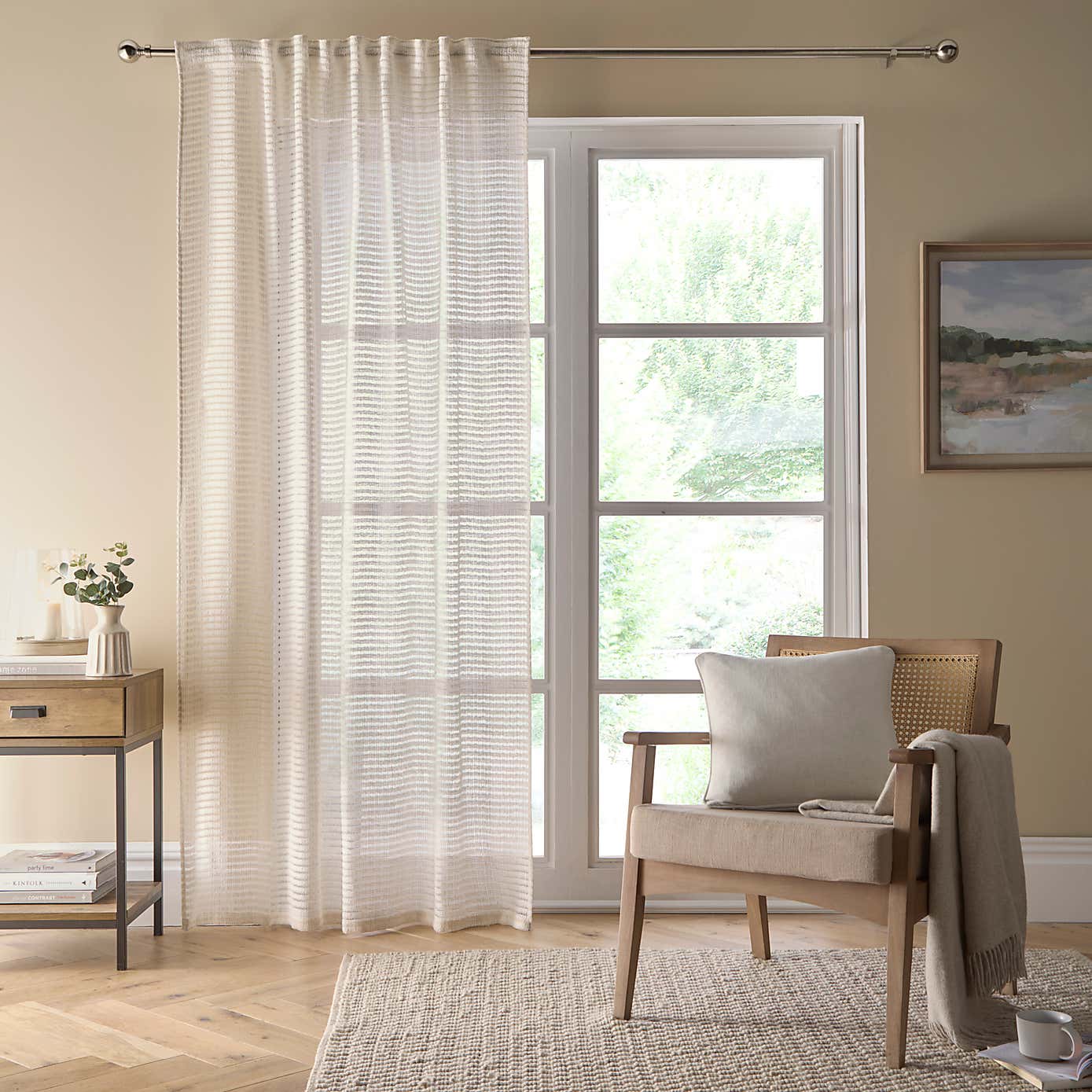 Carousel zoom image position 2 of 3