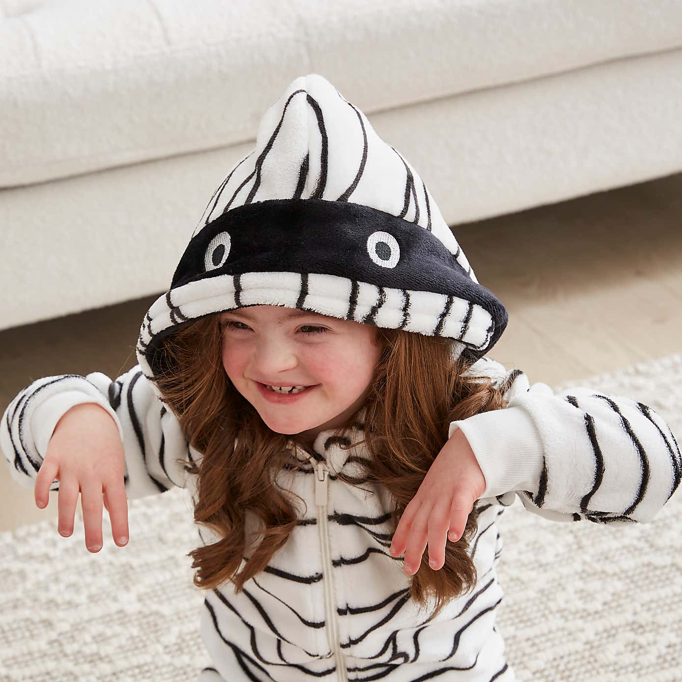 Carousel zoom image position 2 of 3