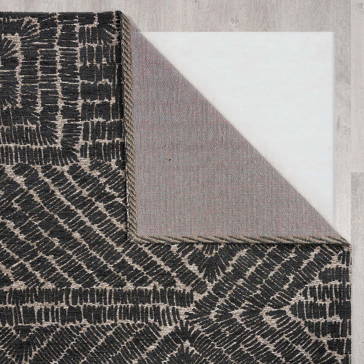 Carousel zoom image position 3 of 6