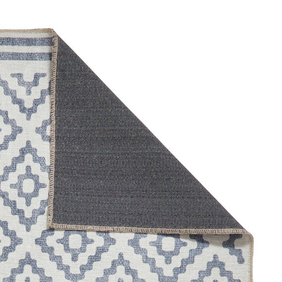 Carousel navigation image position 3 of 6