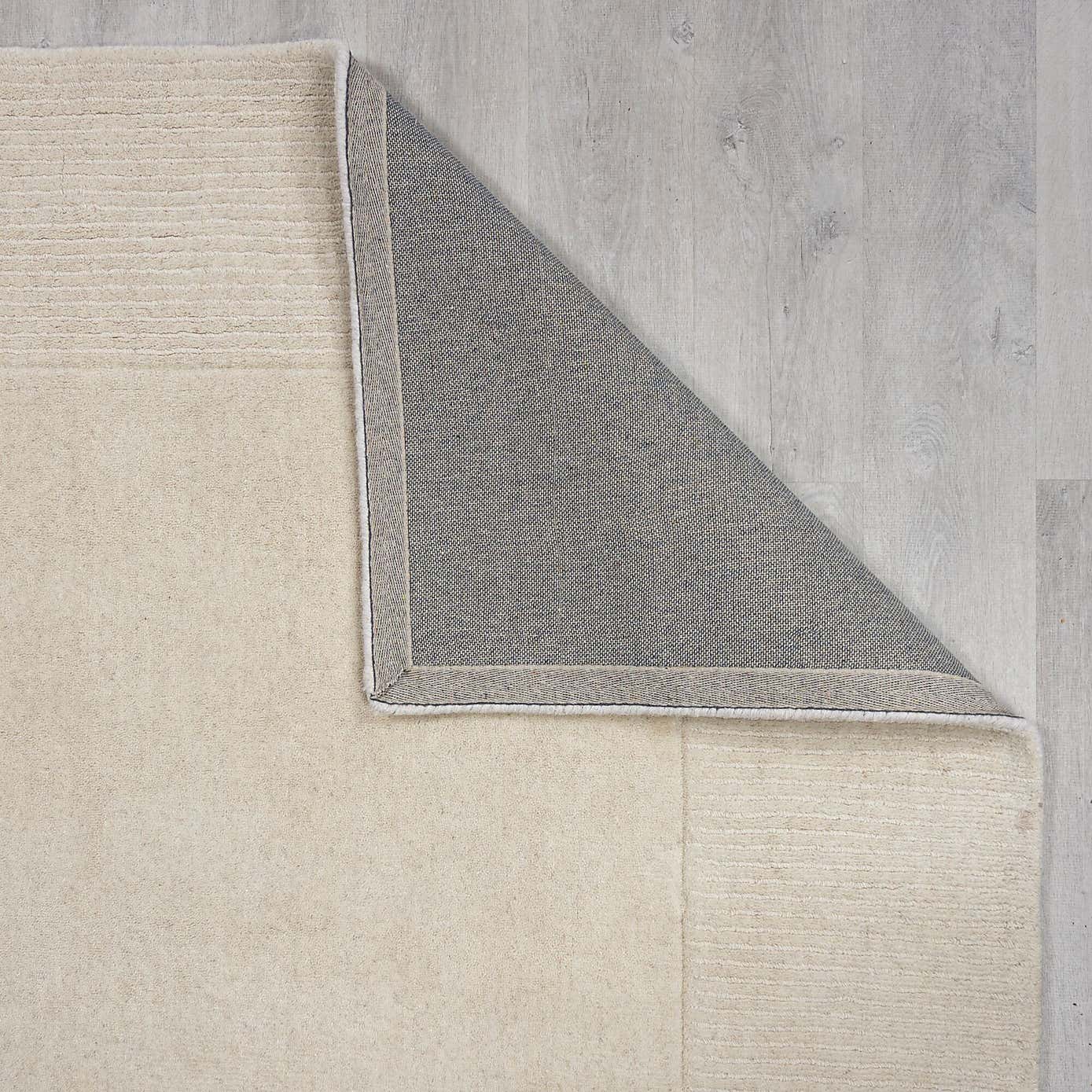 Carousel zoom image position 3 of 6