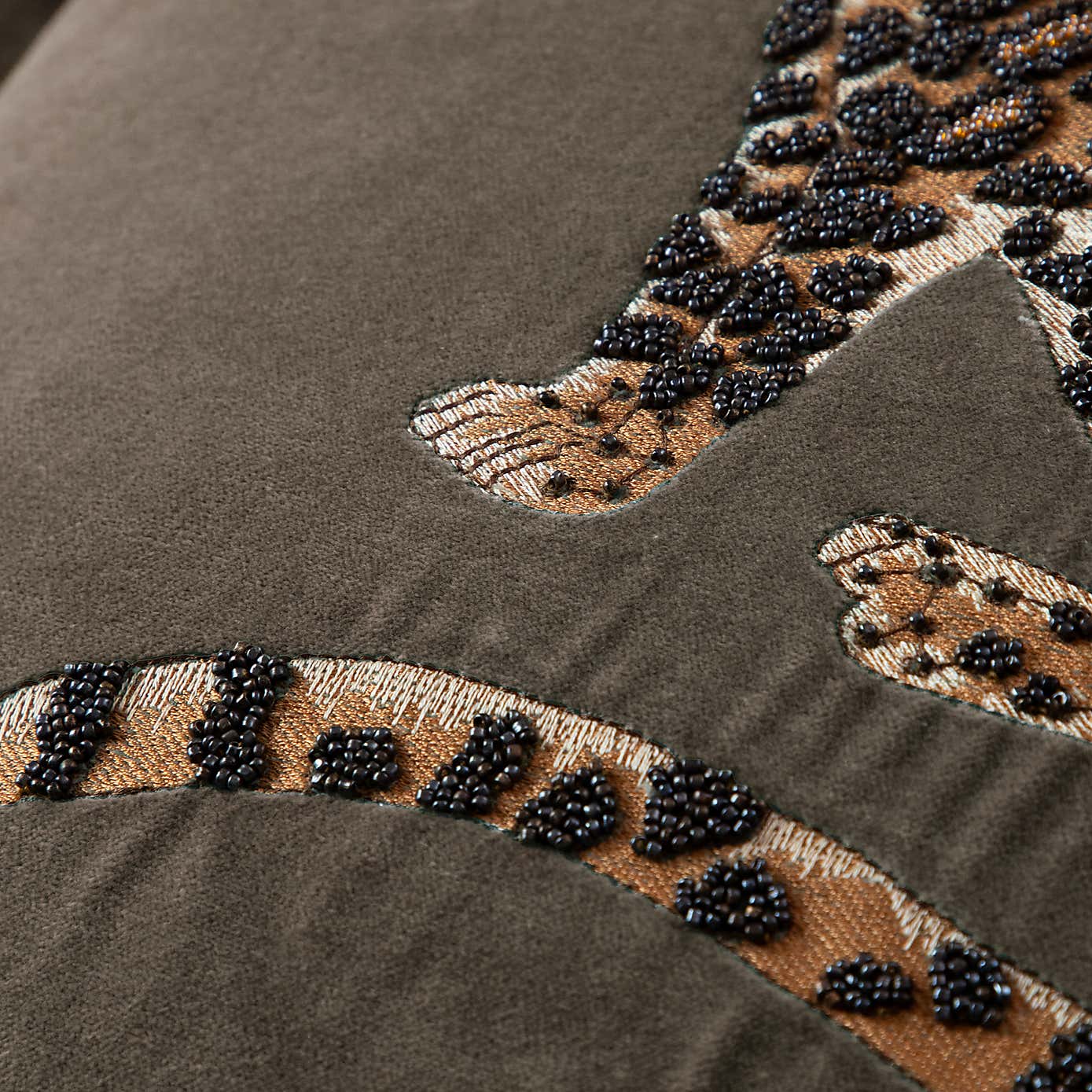 Carousel zoom image position 4 of 4