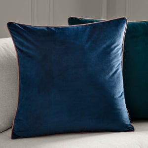 Furn. Square Cushion