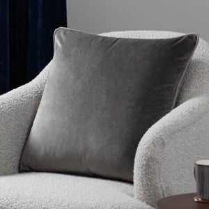 Furn. Square Cushion