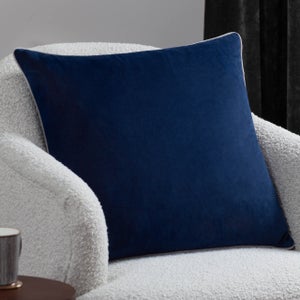 Furn. Square Cushion