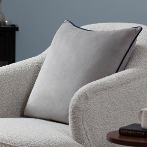Furn. Square Cushion