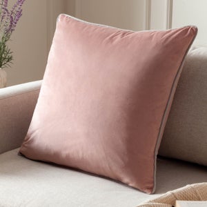 Furn. Square Cushion