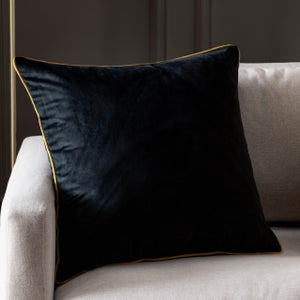Furn. Square Cushion