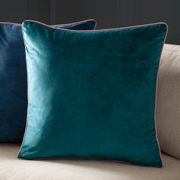 Furn. Square Cushion