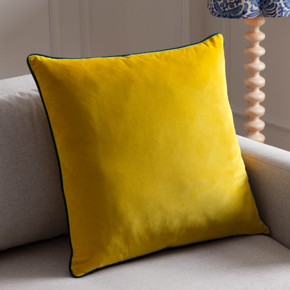 Furn. Square Cushion