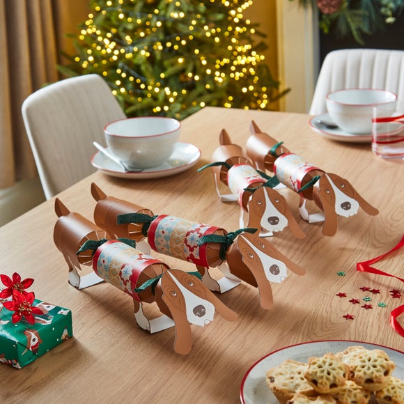 Set Of 4 Humphrey The Basset Hound Christmas Crackers