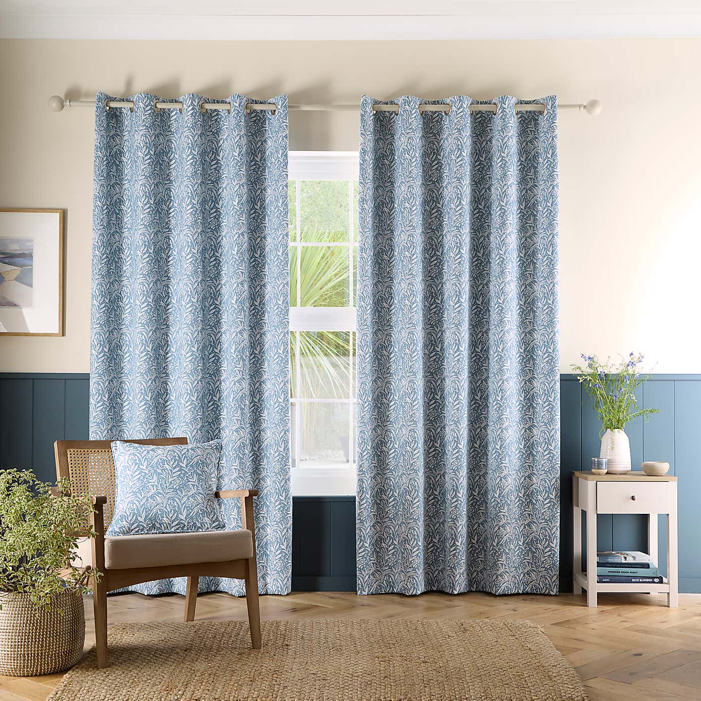 Carousel zoom image position 2 of 5