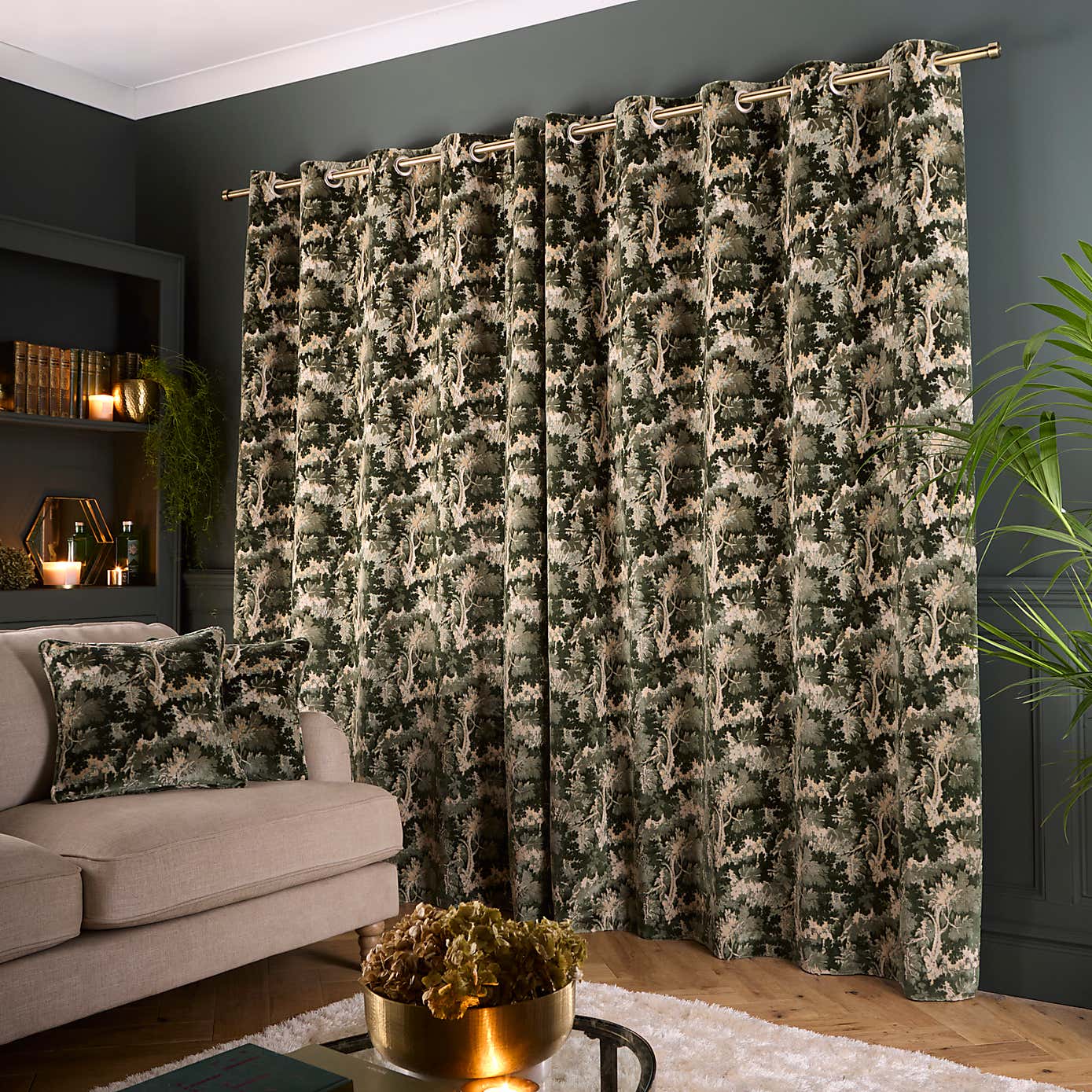 Carousel zoom image position 4 of 5