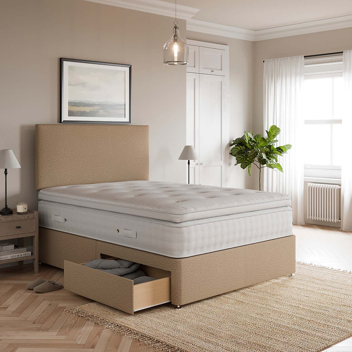 Carousel zoom image position 2 of 3