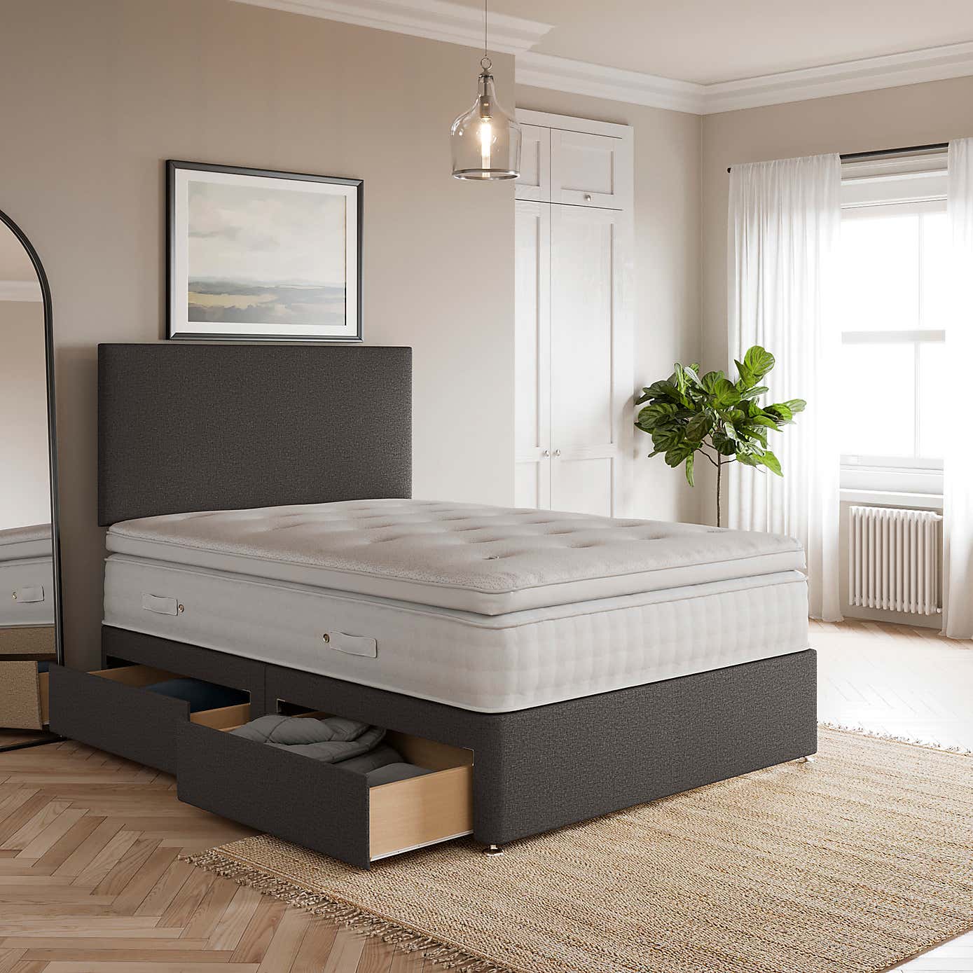 Carousel zoom image position 2 of 3