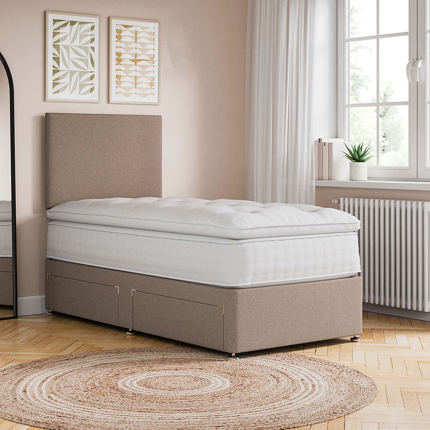 Carousel zoom image position 2 of 3