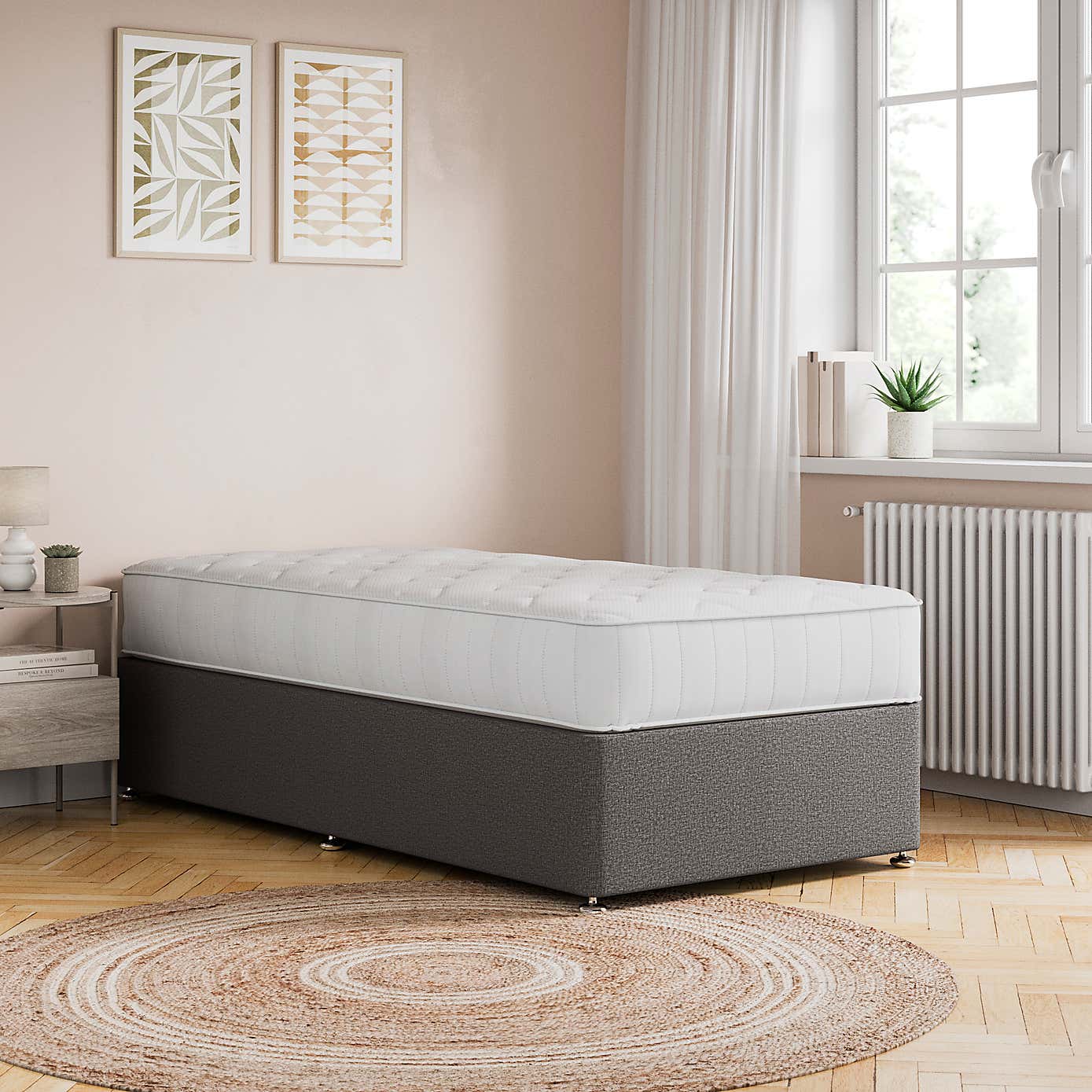 Carousel zoom image position 2 of 3