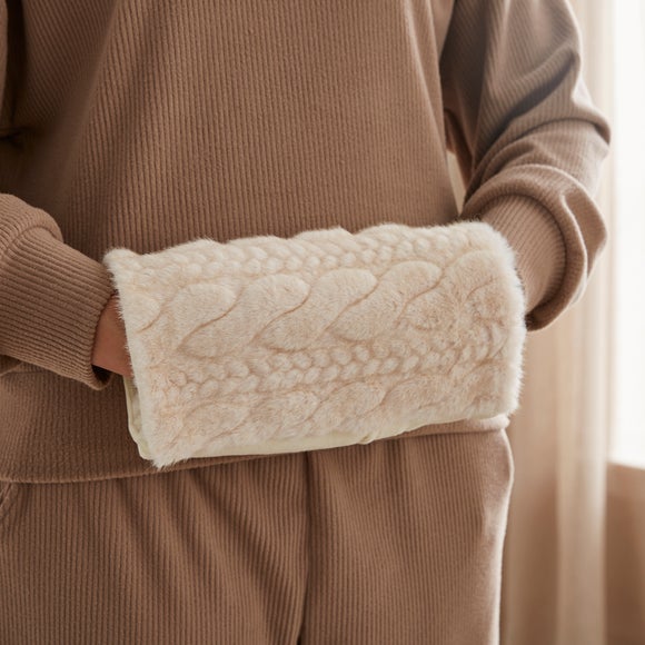 View Cable Fur Hand Cosy View Cable Fur Hand Cosy