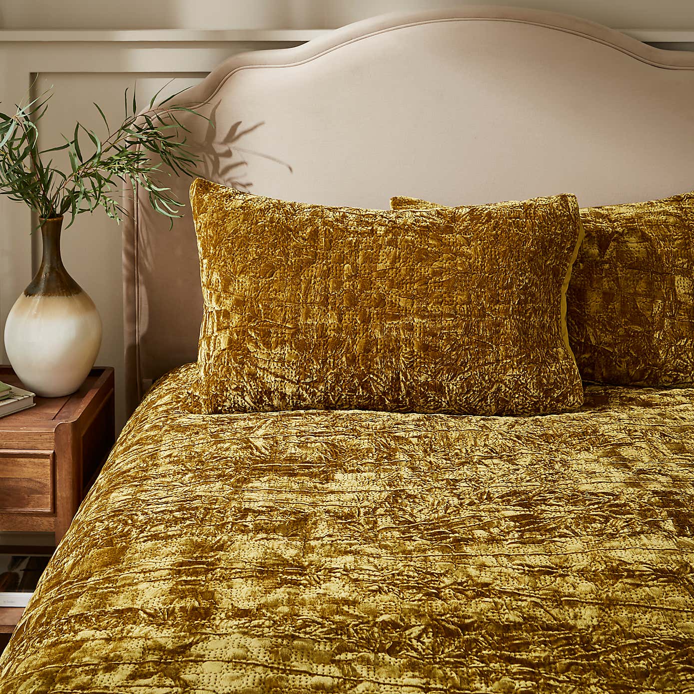 Carousel zoom image position 2 of 6