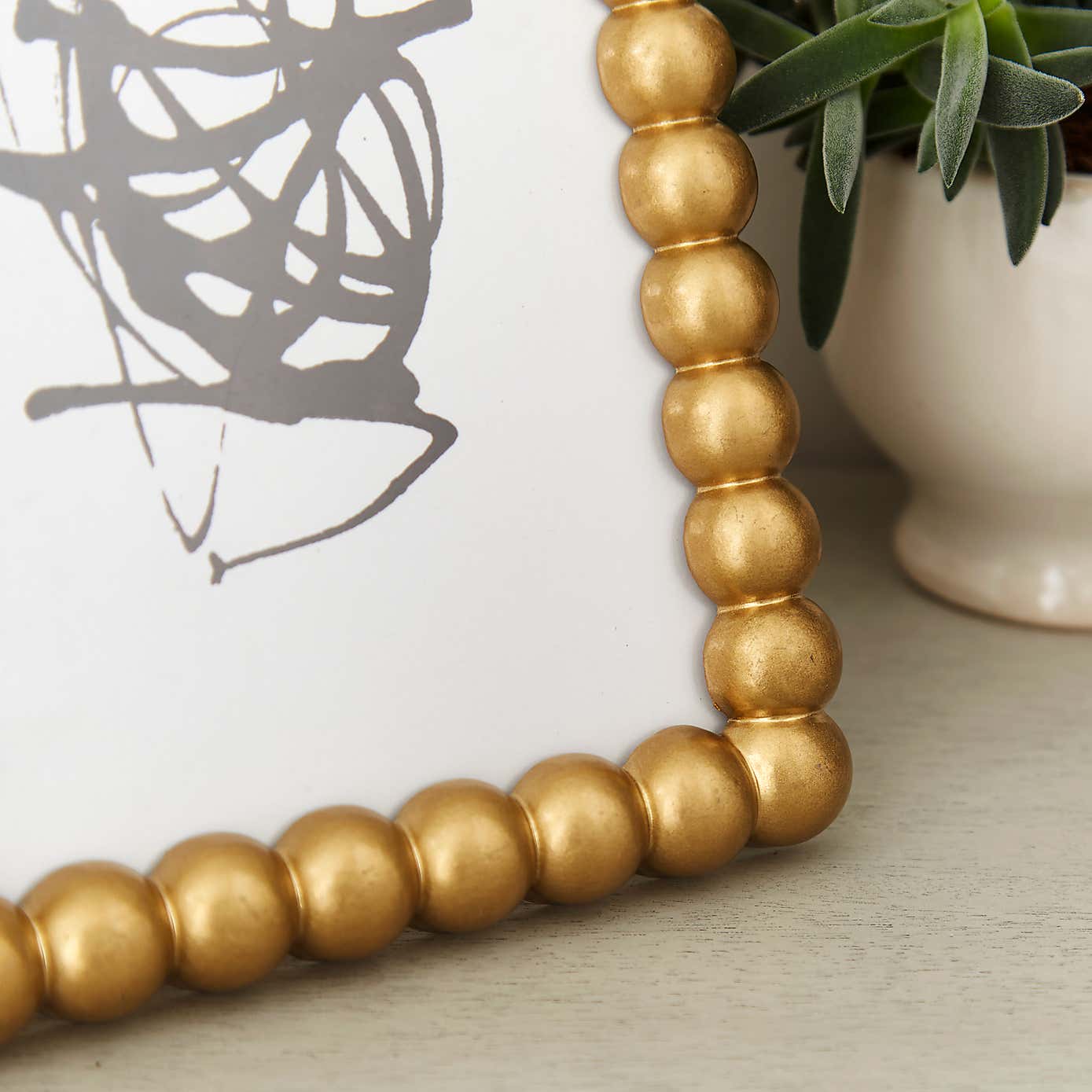 Carousel zoom image position 3 of 4