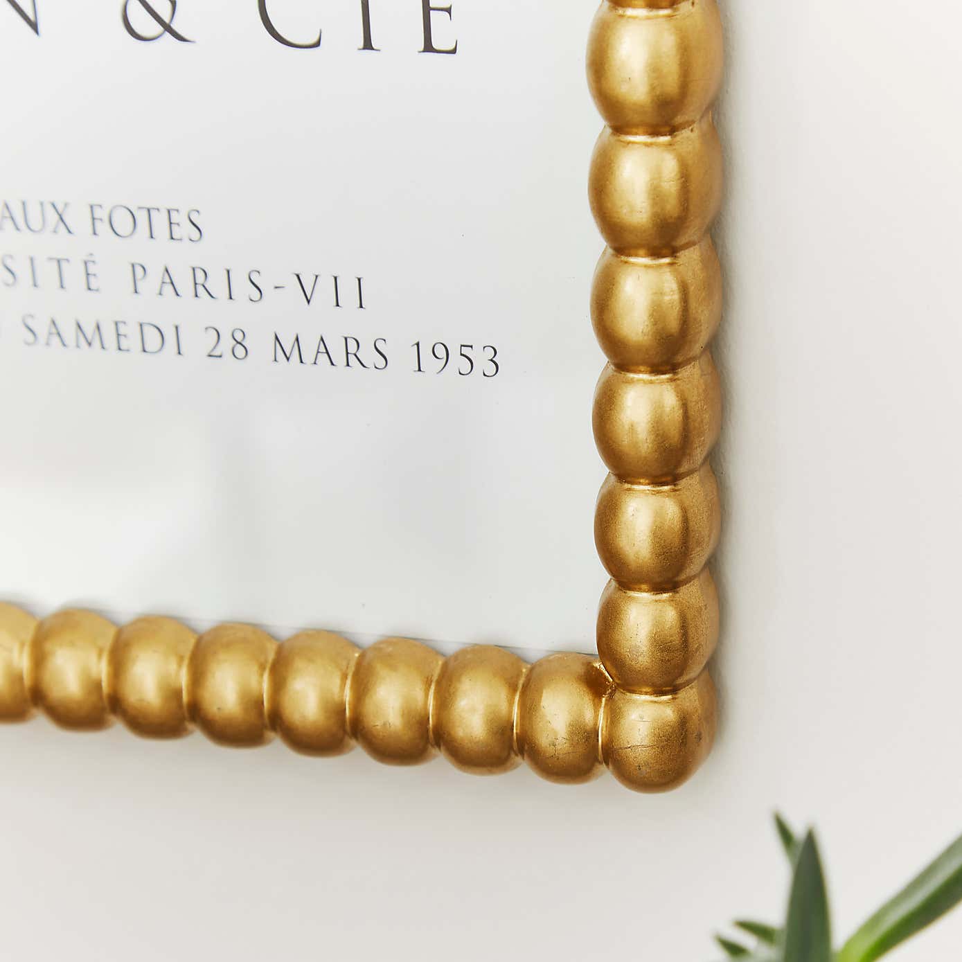 Carousel zoom image position 2 of 3