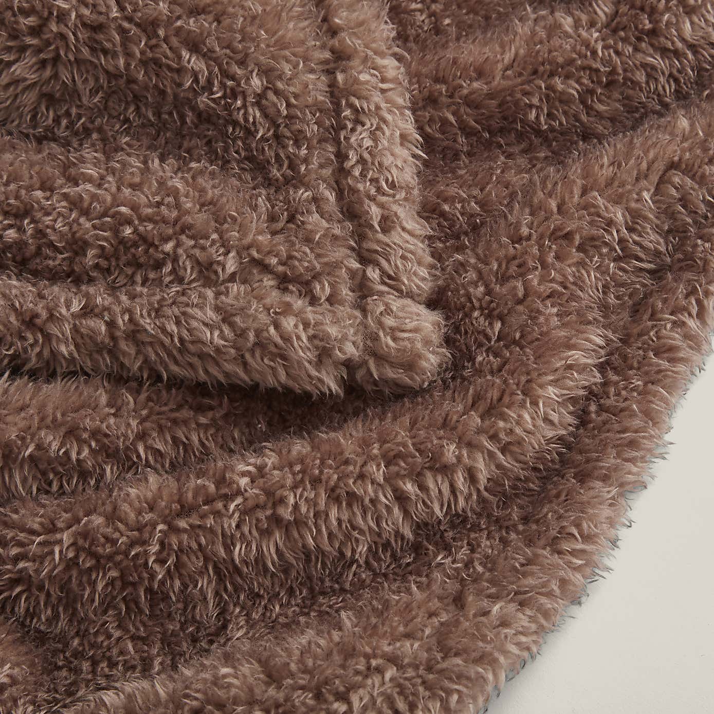 Carousel zoom image position 2 of 3