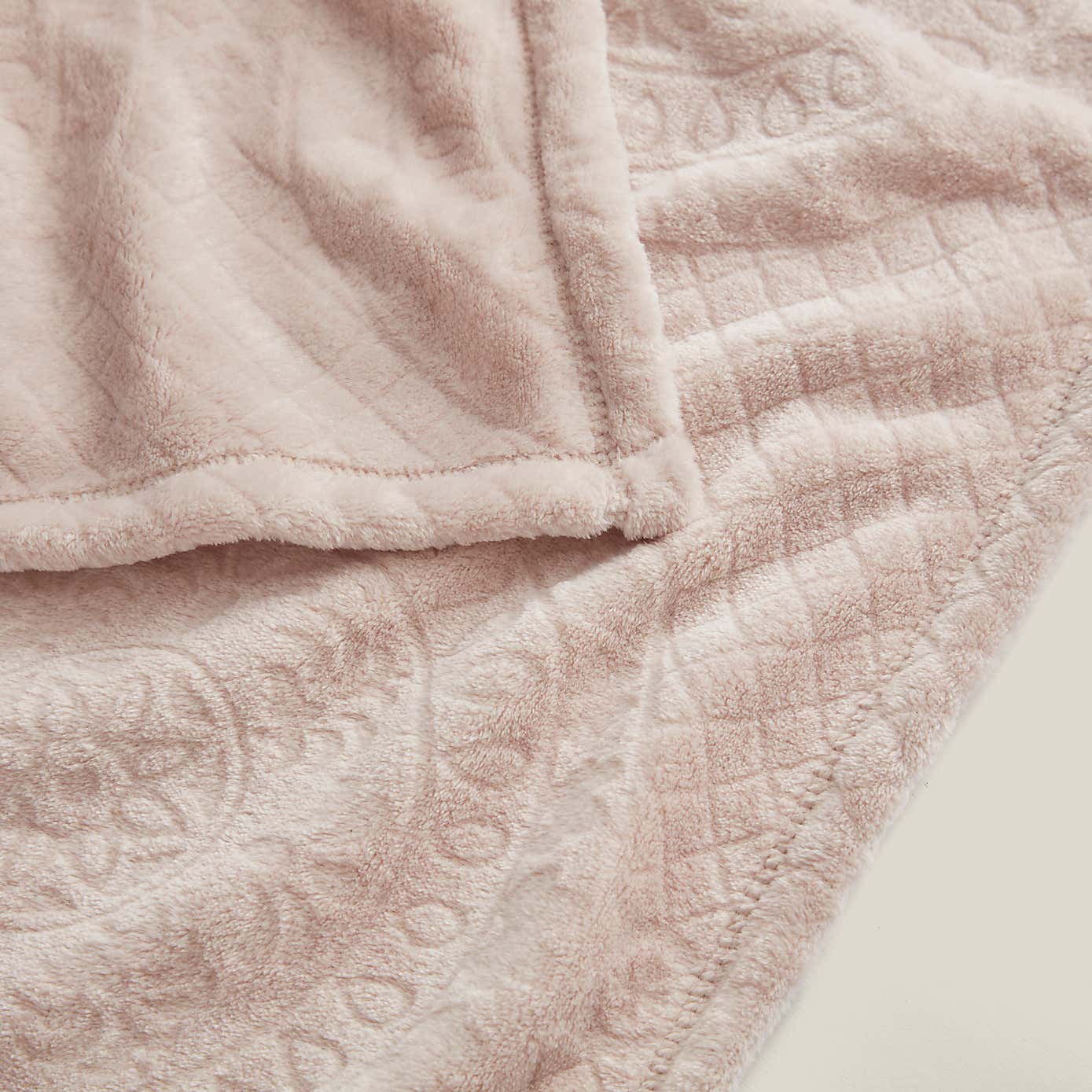 Carousel zoom image position 2 of 3