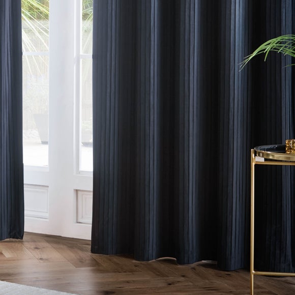 Photo 4 of Paoletti Corinthian Eyelet Curtains