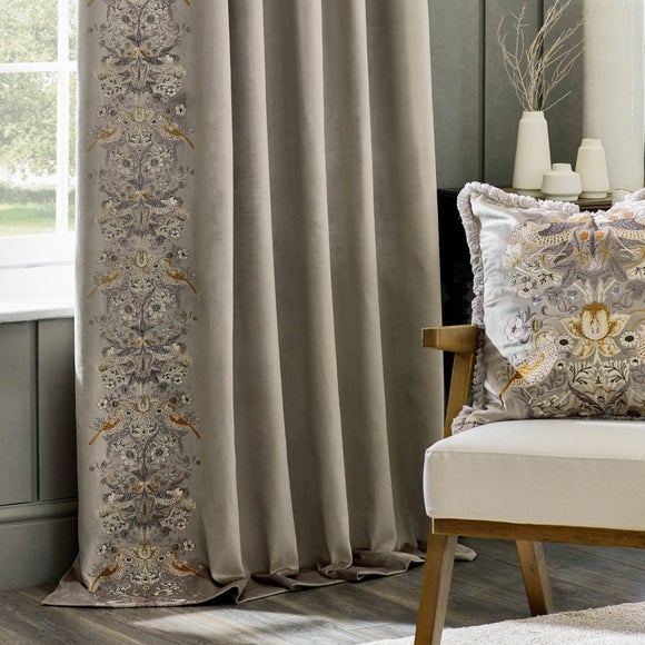 Carousel navigation image position 4 of 7