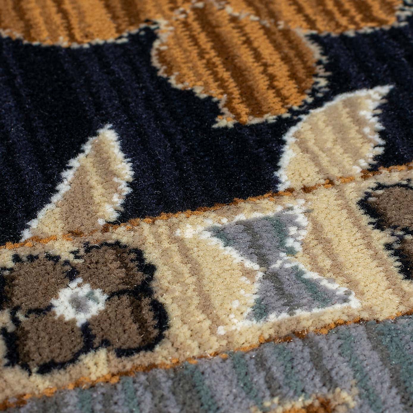 Carousel zoom image position 2 of 5