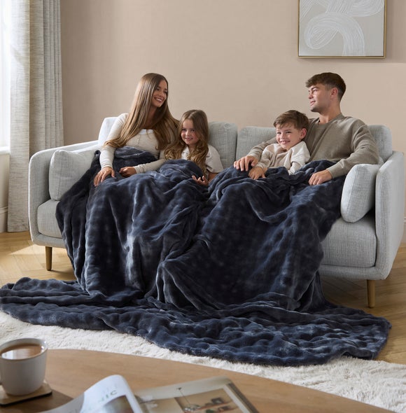 Supersize Bubble Family Fleece Throw 240cm x 280cm