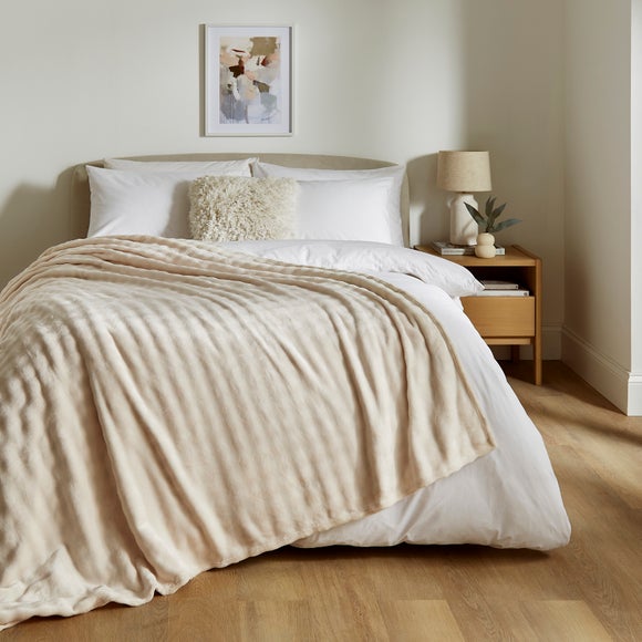 Carousel navigation image position 2 of 3