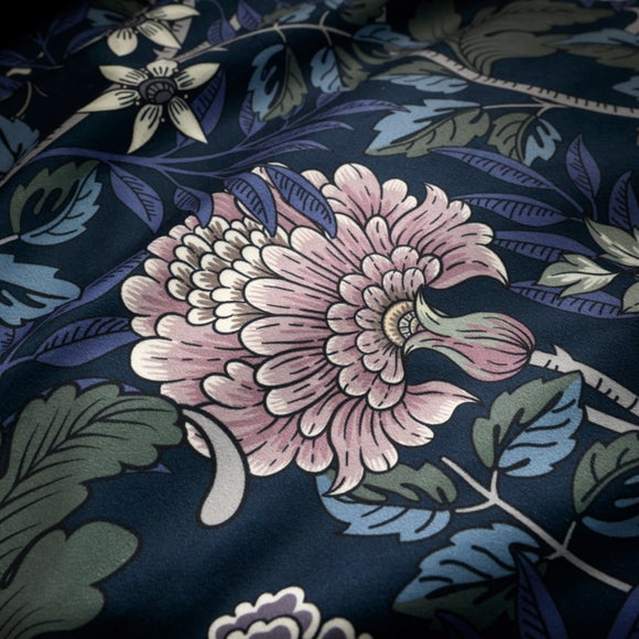 Carousel navigation image position 4 of 8