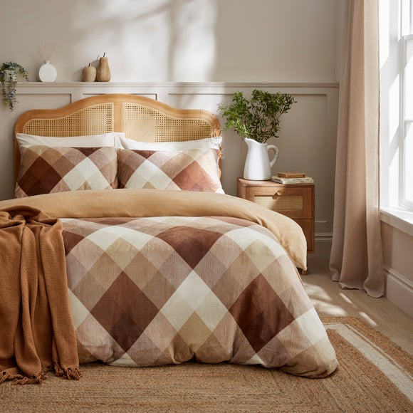 Ludhan Diamond Fleece Duvet Cover and Pillowcase Set