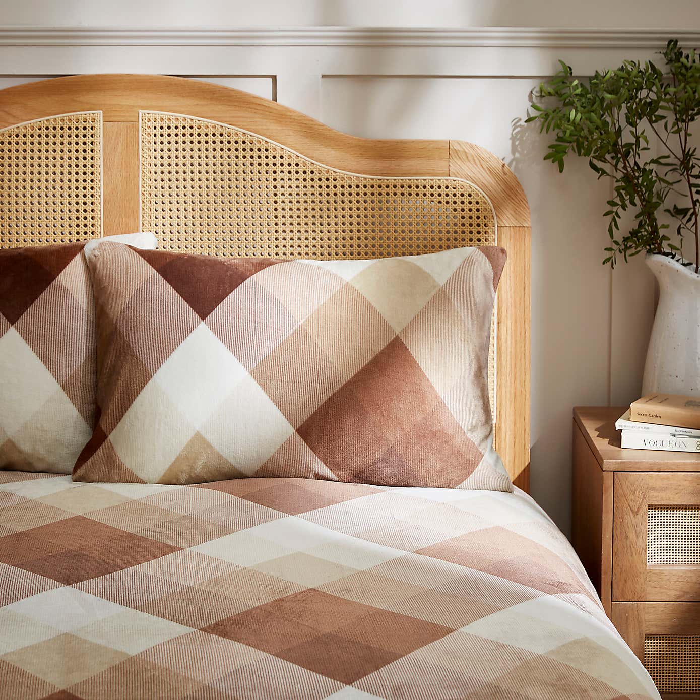 Carousel zoom image position 5 of 7