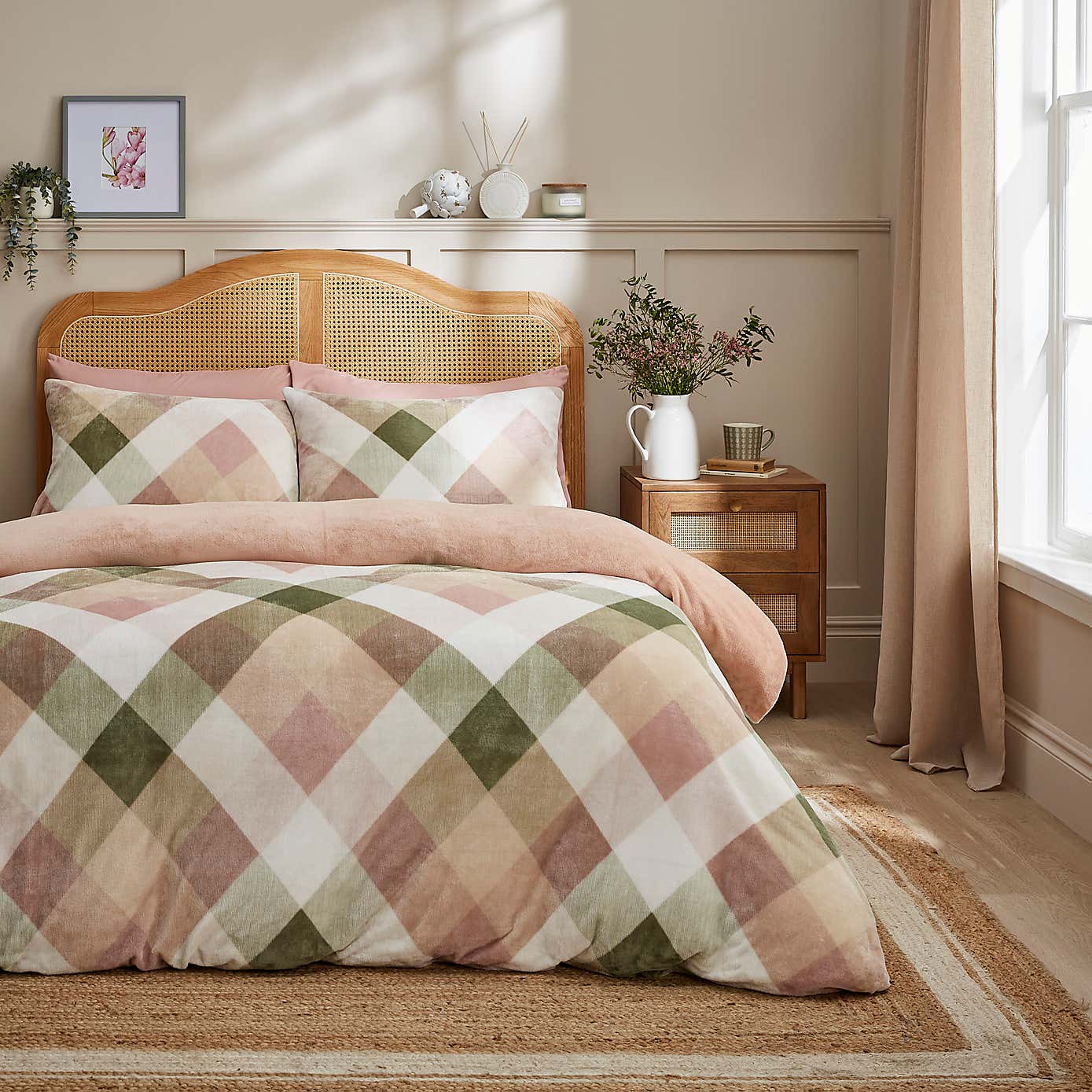 Carousel zoom image position 2 of 7