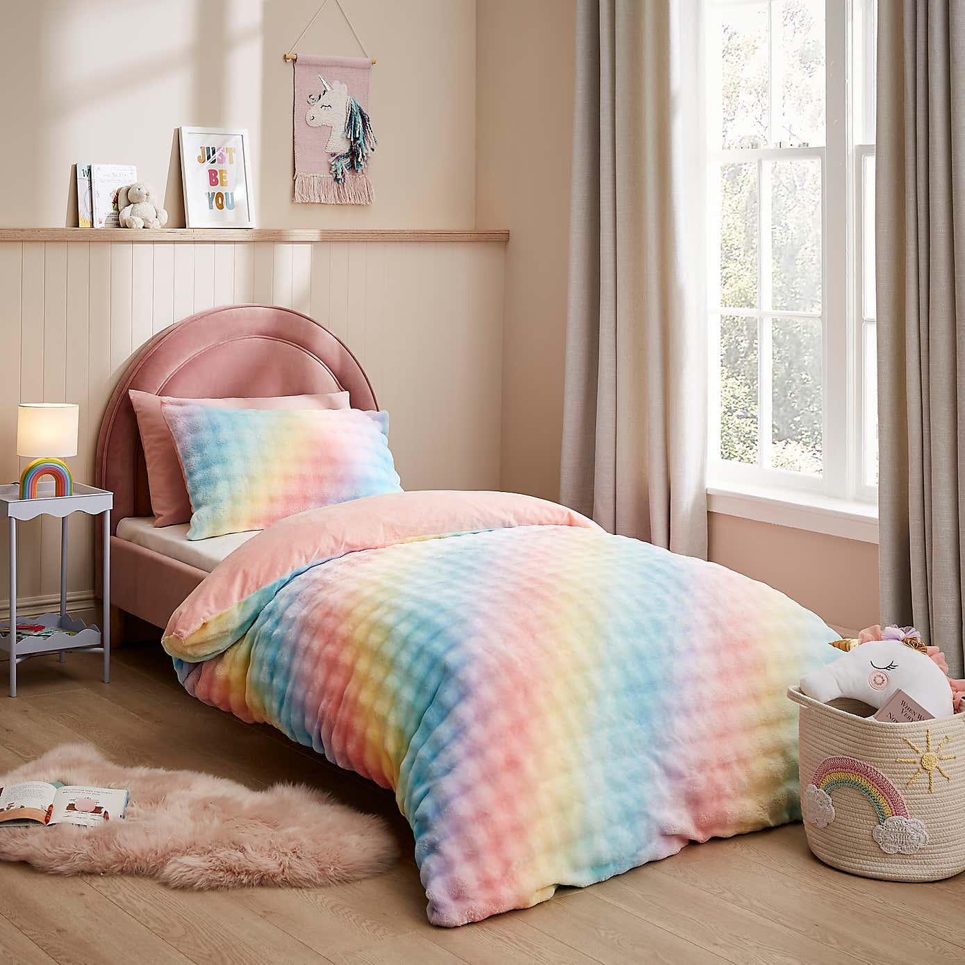 Carousel zoom image position 2 of 5